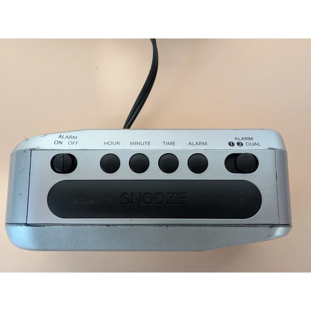 Sharp Digital Compact Clock Radio LED Display Battery Backup Snooze Model SPC100
